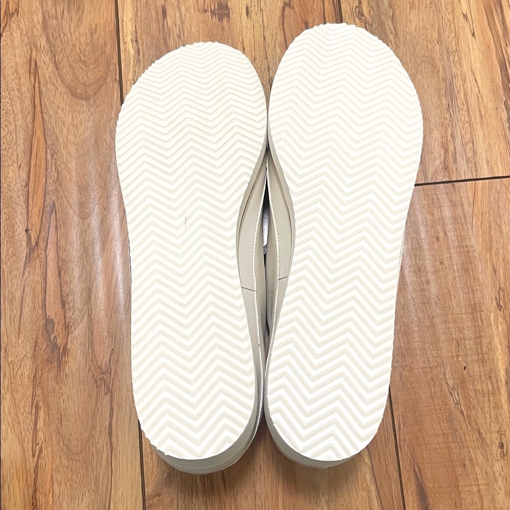 NIB RON WHITE Nadine Sneaker - Picture 10 of 15